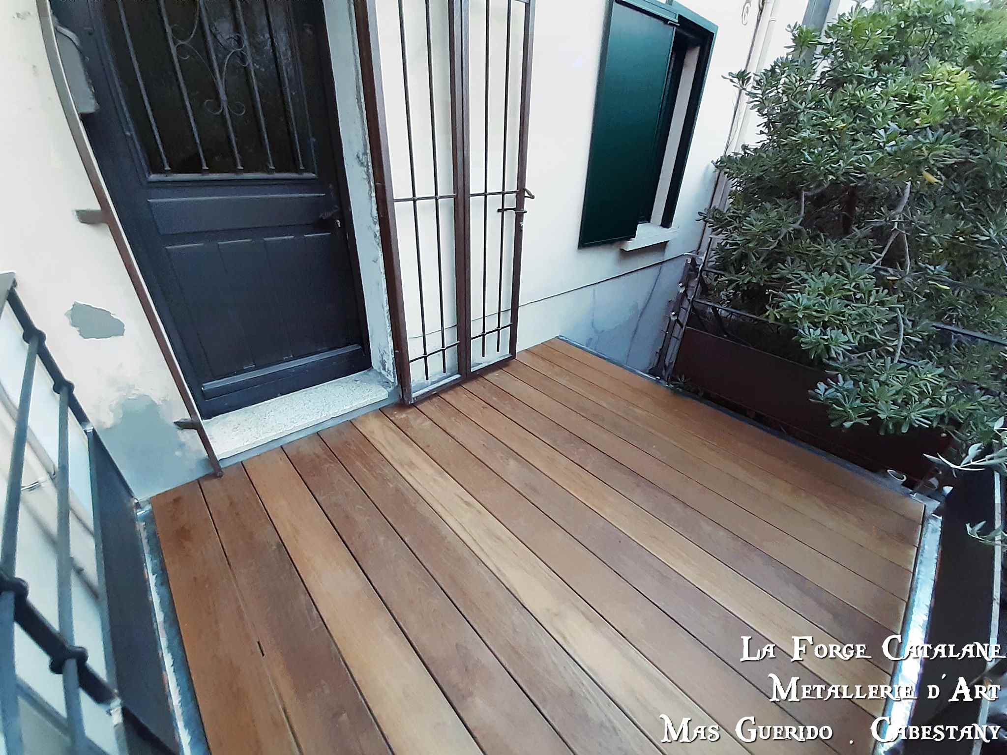 grille de protection ouvrante  forge catalane.jpg